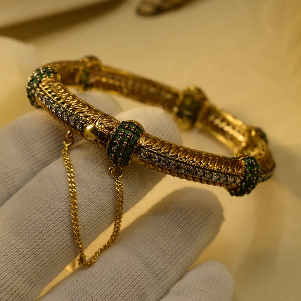 Charming Design Gold Plated Crystal Stones Bangle for Girls/Women