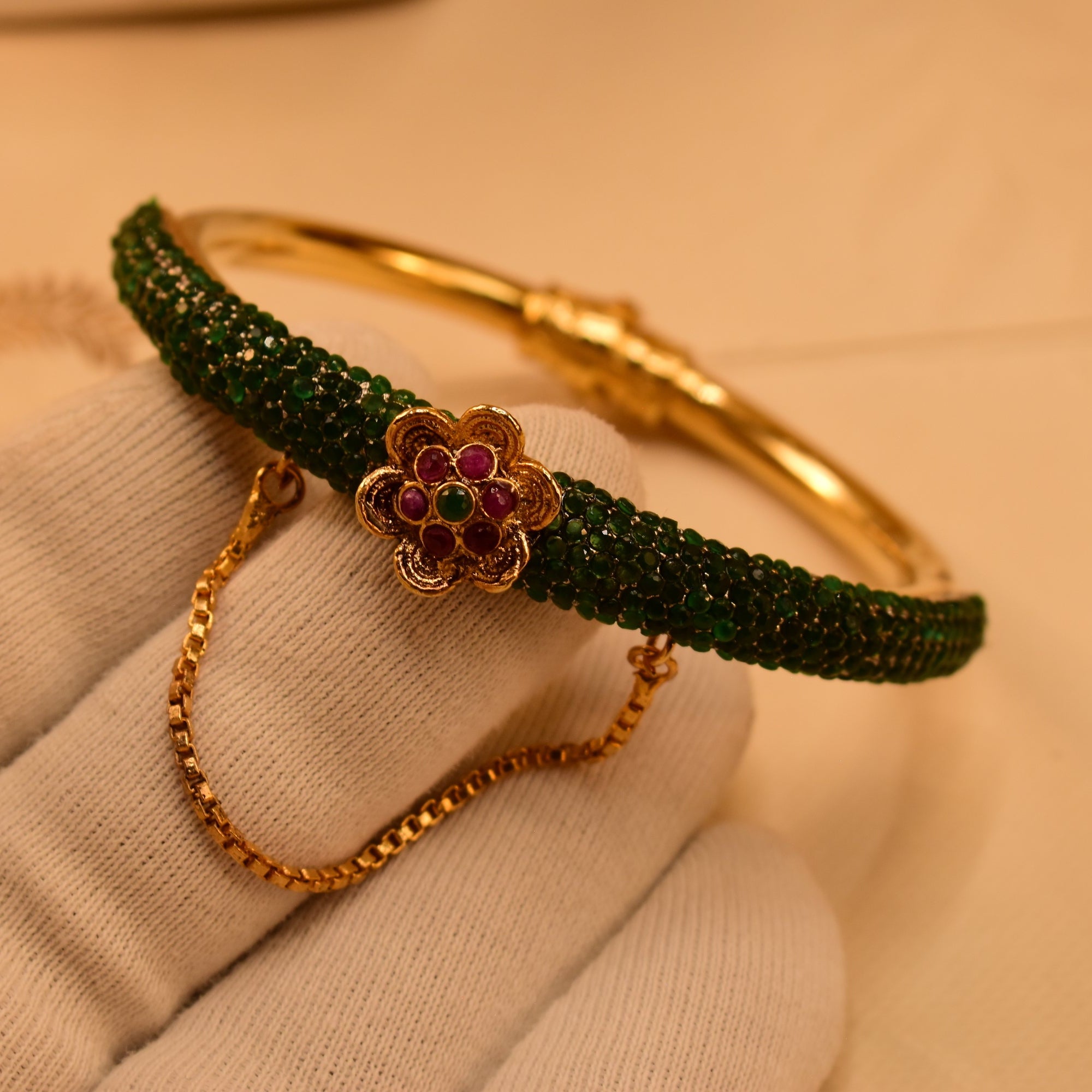 Beautiful Unique Design Gold Plated Crystal Stones Bangle for Girls/Women