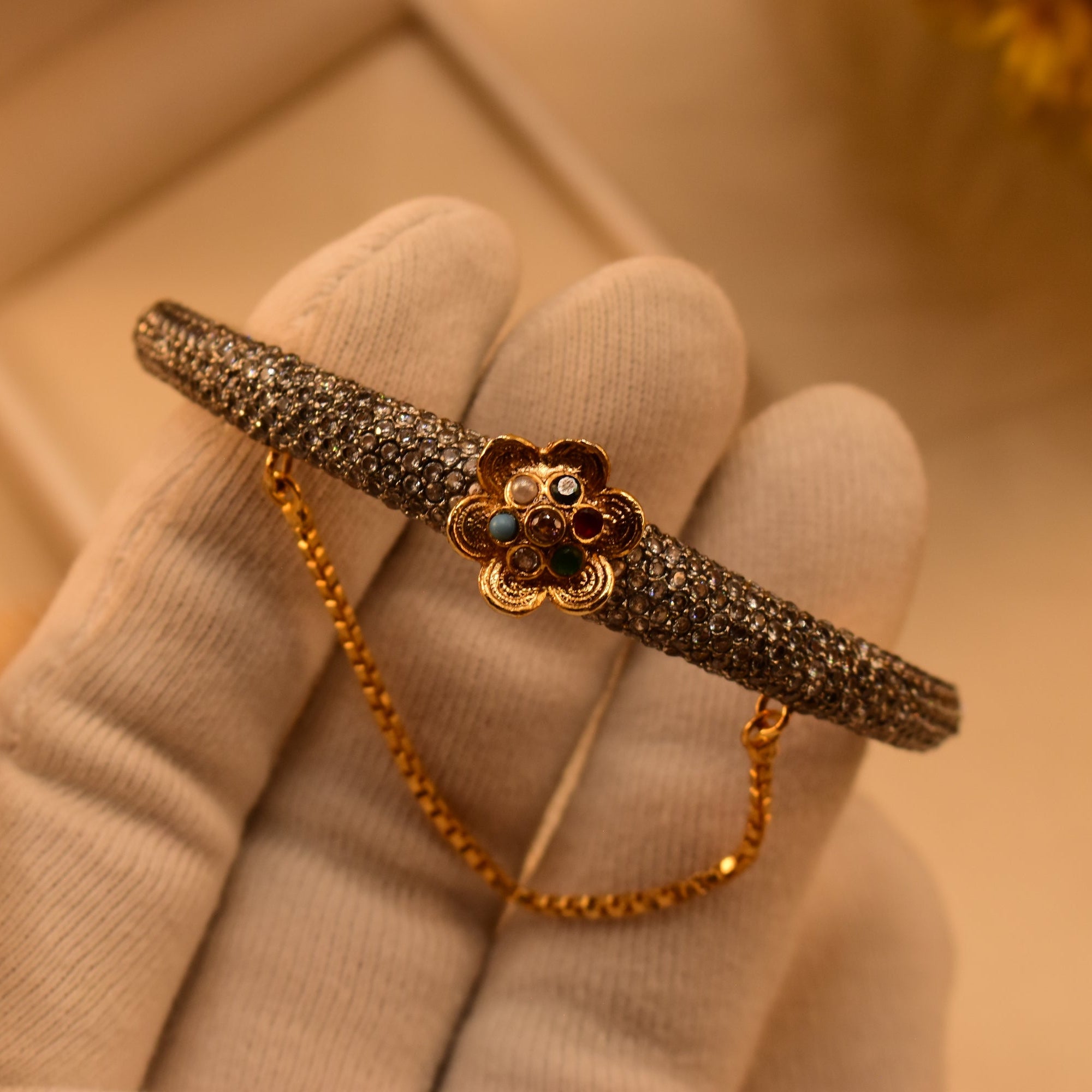 Beautiful Unique Design Gold Plated Crystal Stones Bangle for Girls/Women