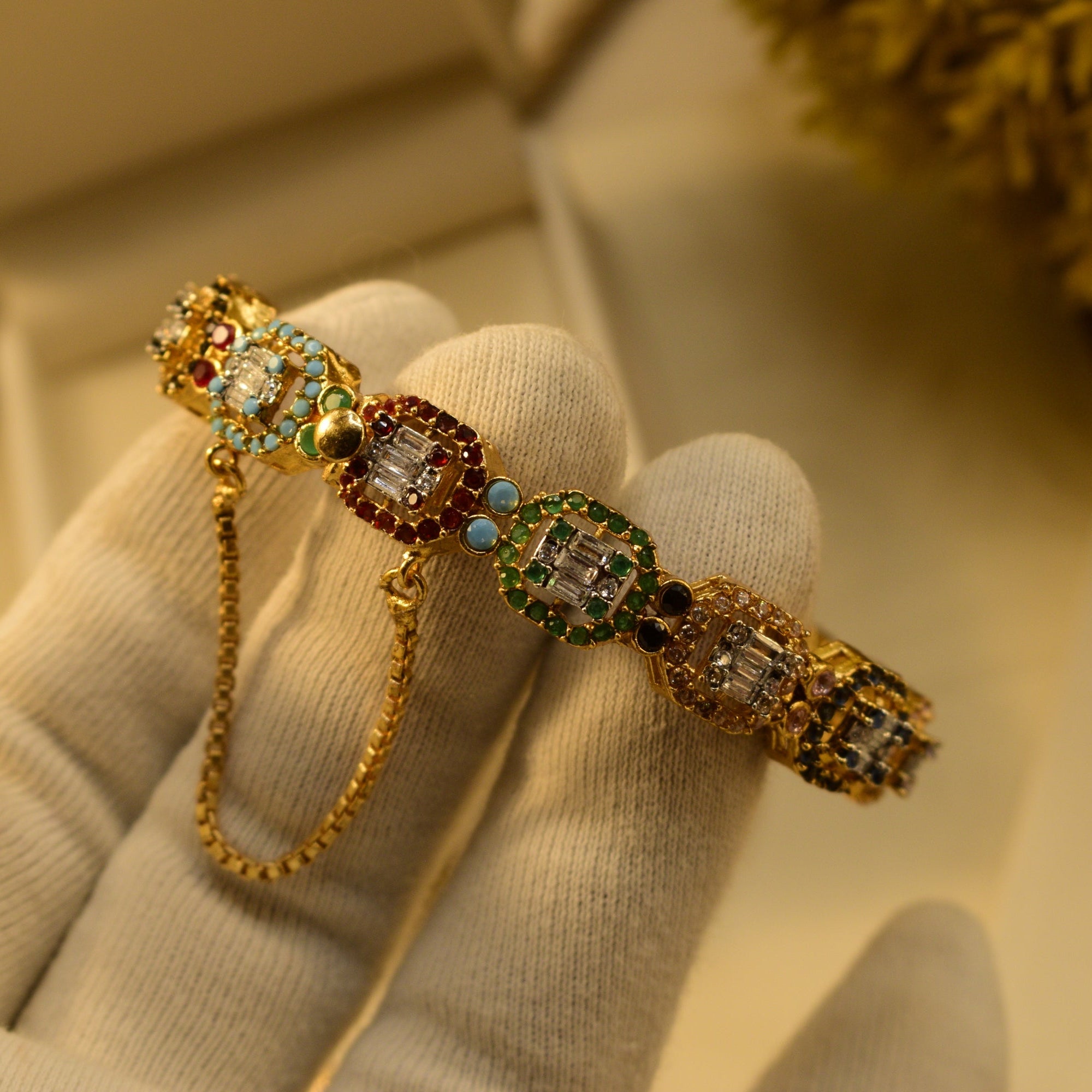 Fancy Design Gold Plated Crystal Stones Bangle for Girls/Women