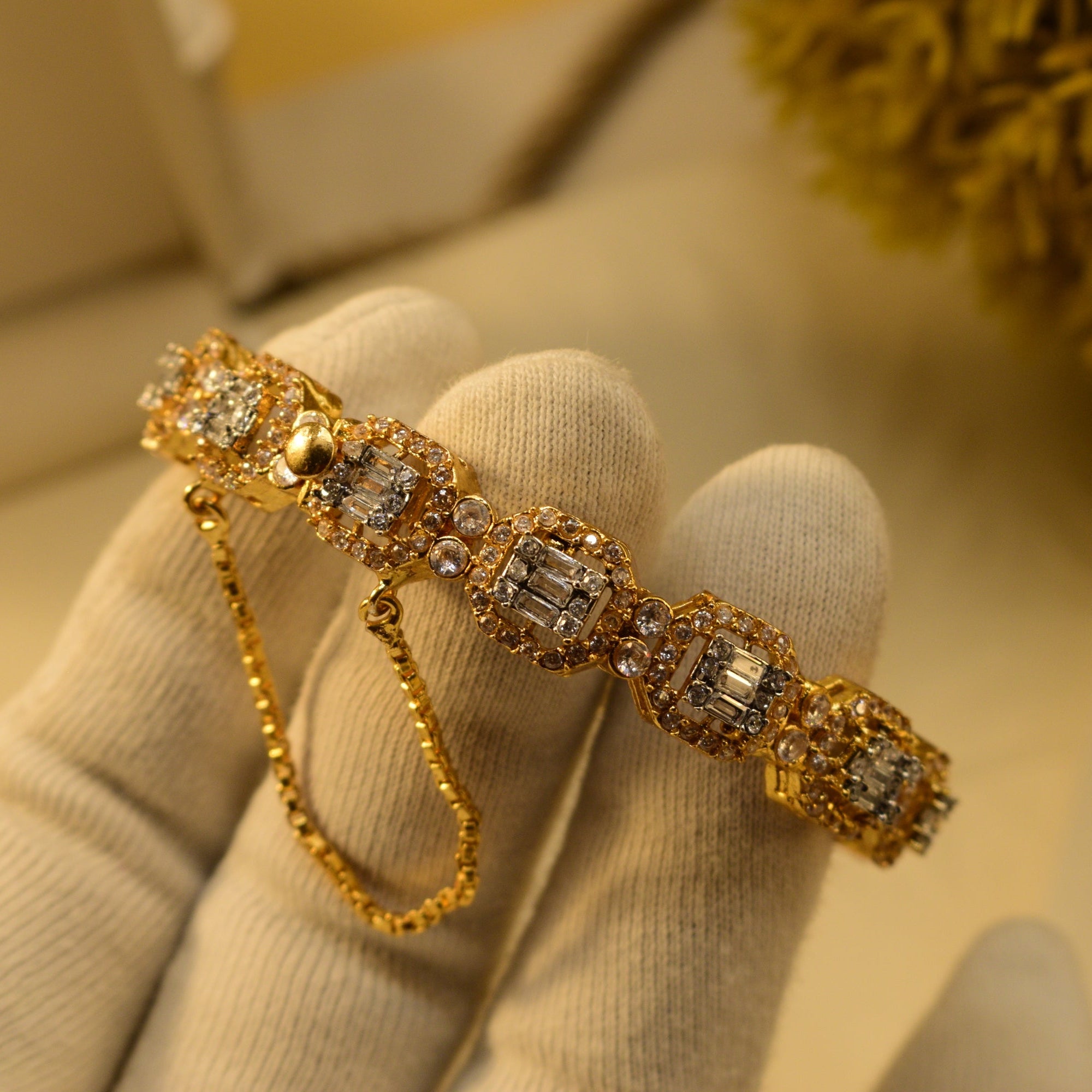 Fancy Design Gold Plated Crystal Stones Bangle for Girls/Women