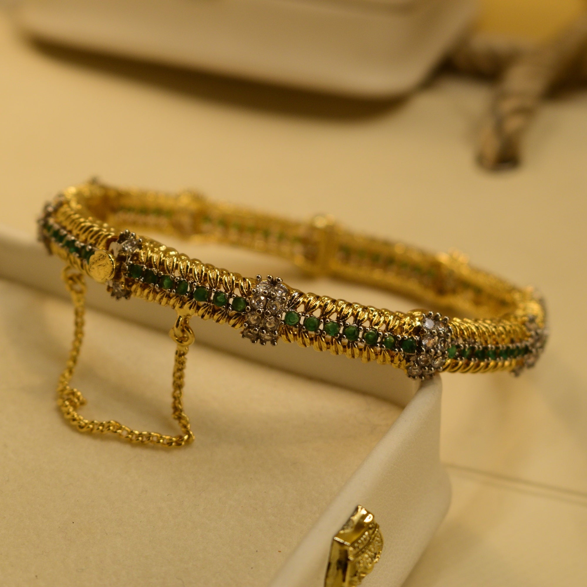 Dazzling Design Gold Plated Crystal Stones Bangle for Girls/Women