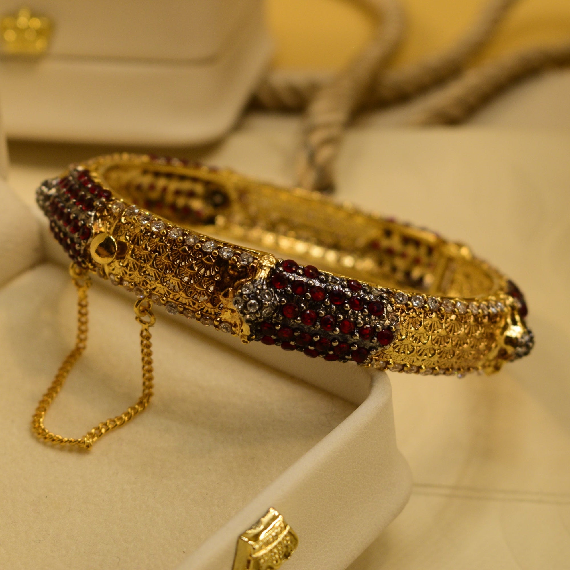 Sparkling Unique Design Gold Plated Crystal Stones Bangle for Girls/Women