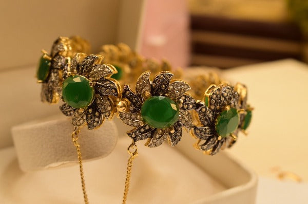Elegant Design Real Zircon Stones Gold Plated Bangle for Girls/Women