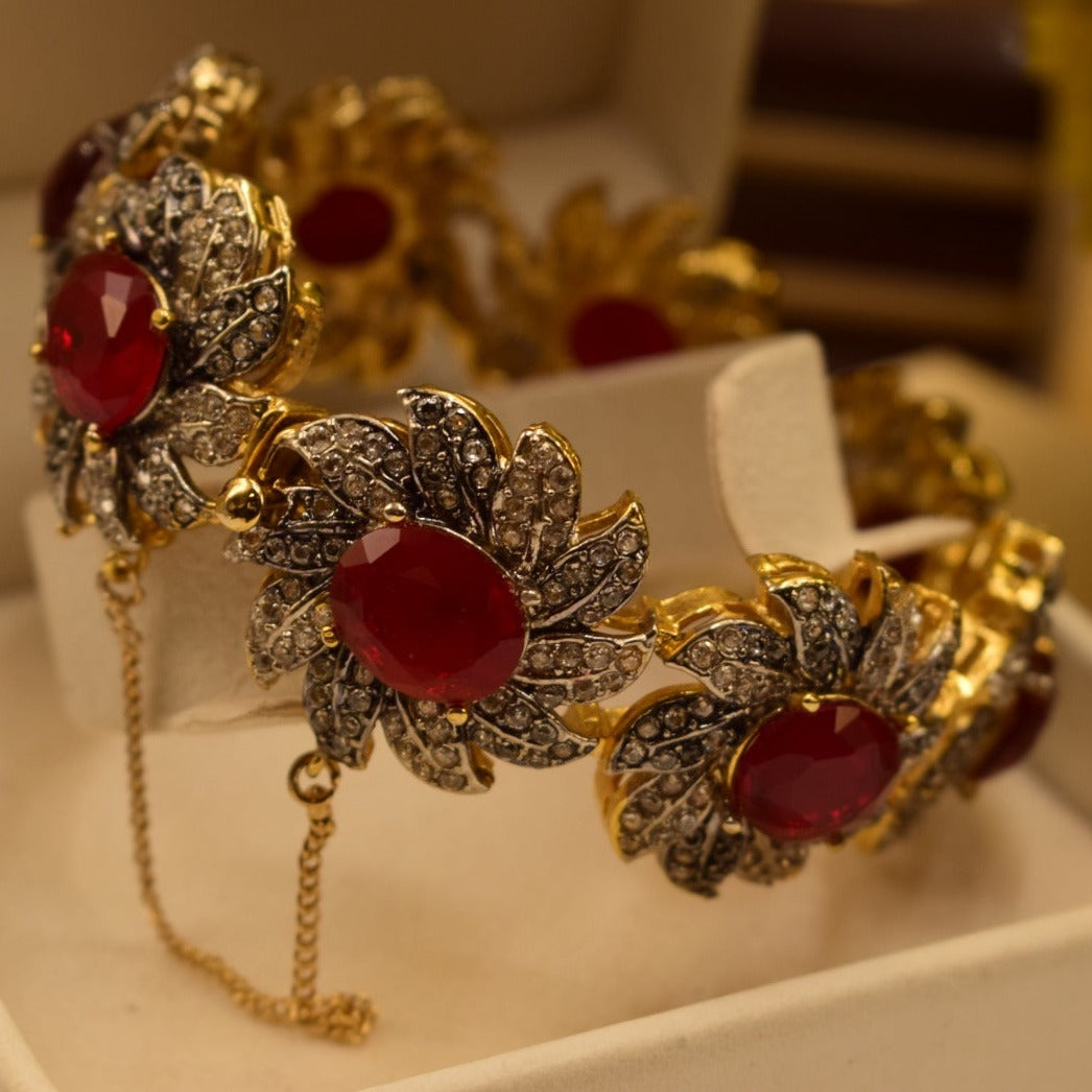 Elegant Design Real Zircon Stones Gold Plated Bangle for Girls/Women