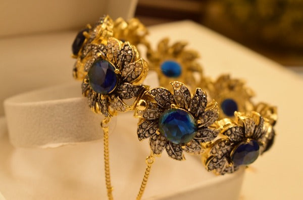 Elegant Design Real Zircon Stones Gold Plated Bangle for Girls/Women