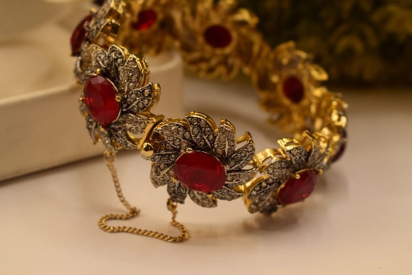 Elegant Design Real Zircon Stones Gold Plated Bangle for Girls/Women