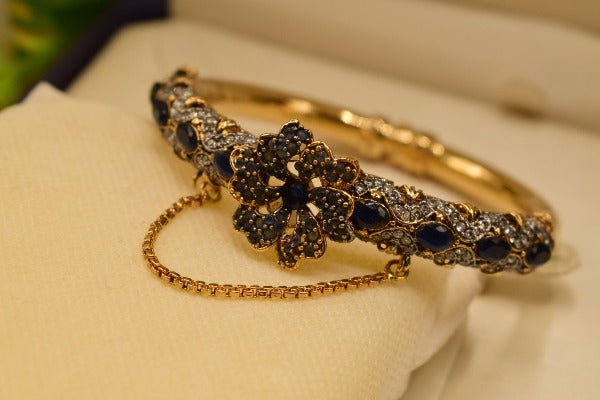 Beautiful Unique Design Gold Plated Bangle for Girls/Women