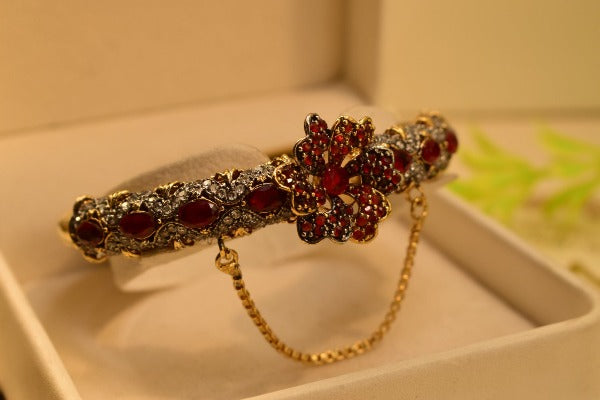 Beautiful Unique Design Gold Plated Bangle for Girls/Women