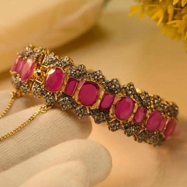 Unique Design Gold Plated Real Stones Bangle for Girls/Women