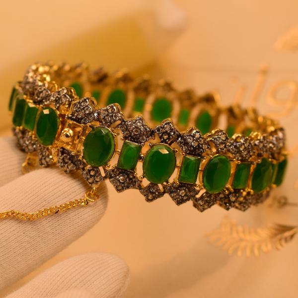 Unique Design Gold Plated Real Stones Bangle for Girls/Women
