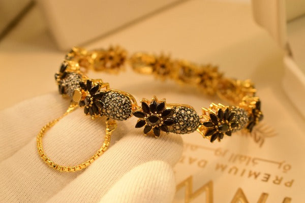 Gorgeous Design Gold Plated Real Stones Bangle for Girls/Women