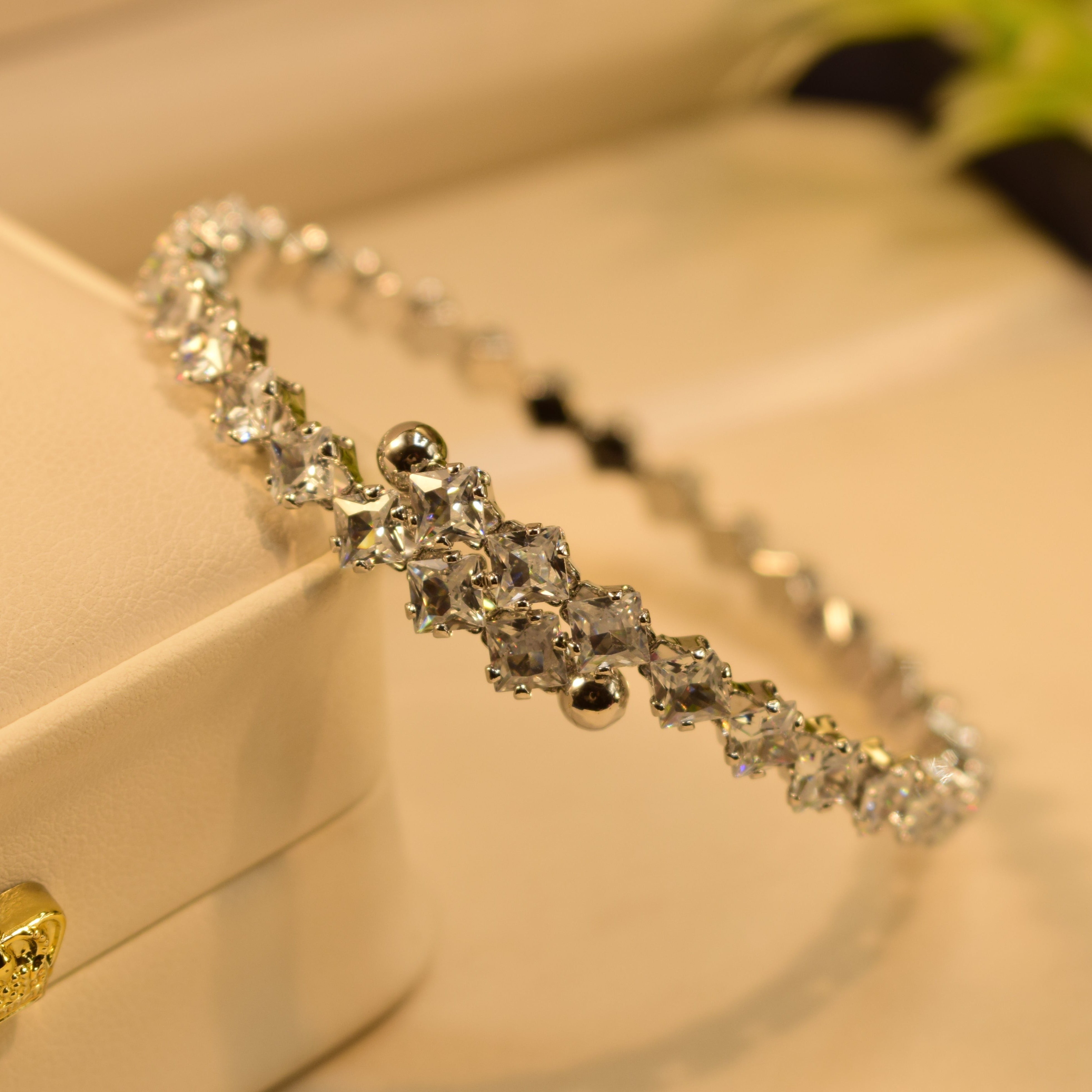 Stylish Real Stone Bracelet for Girls/Women