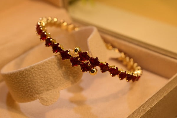 Stylish Real Stone Bracelet for Girls/Women