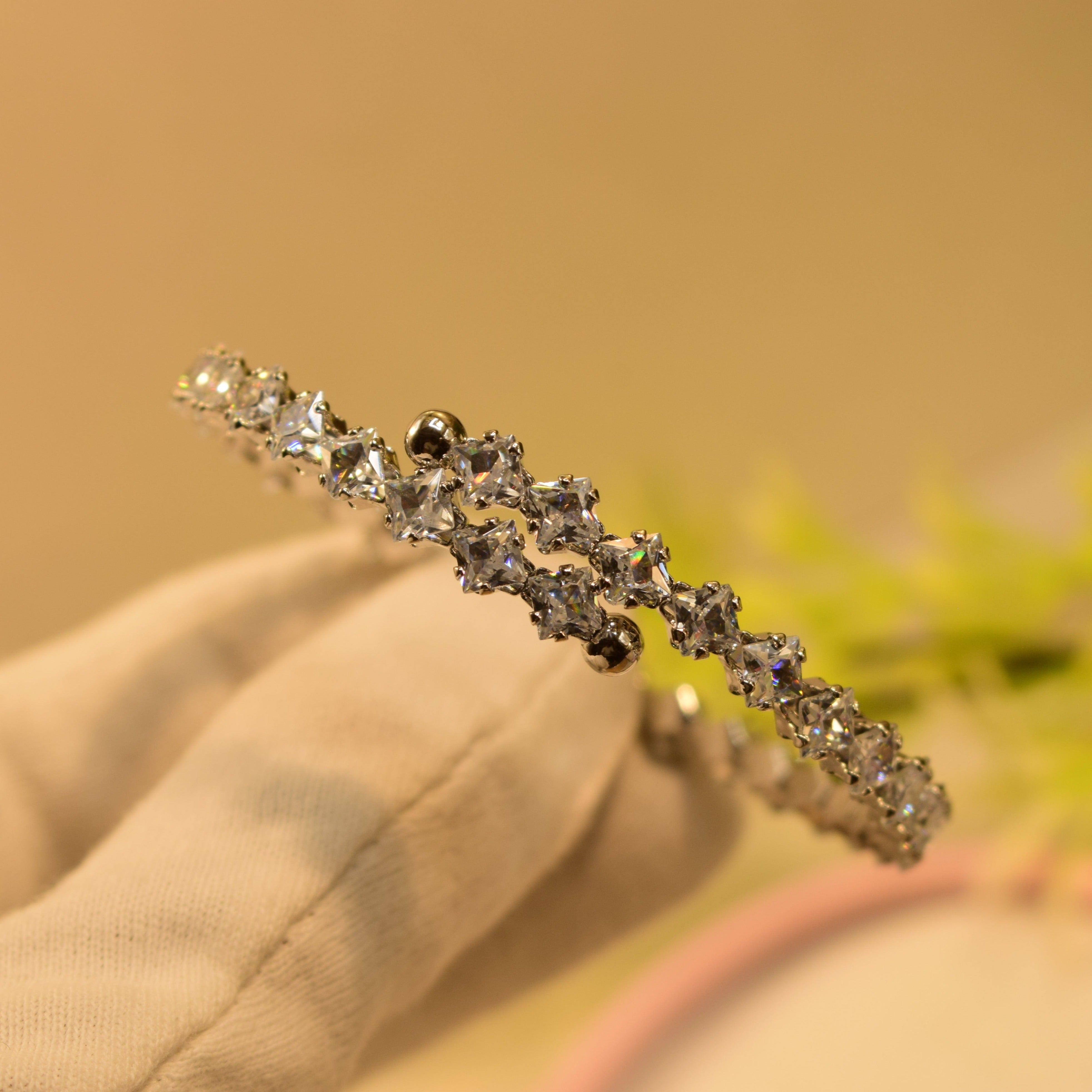 Stylish Real Stone Bracelet for Girls/Women