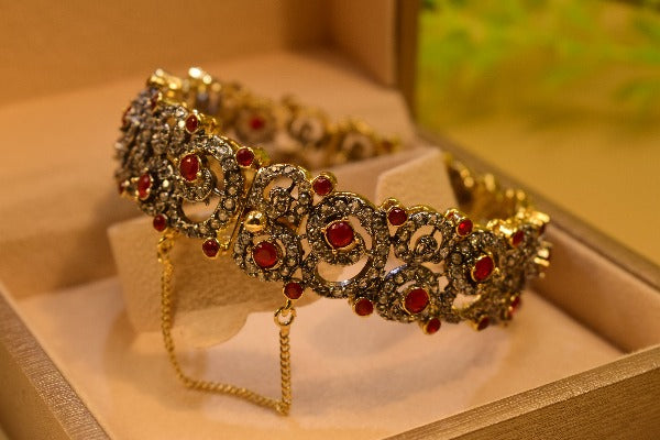 Unique Design Real Stone Bangle for Girls/Women