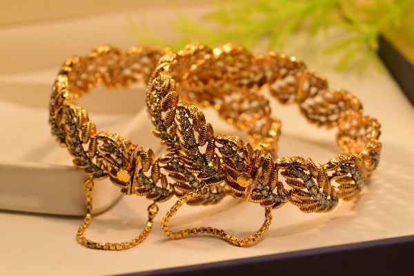 Elegant Design Crystal Stones Gold Plated Bangles Set for Girls/Women
