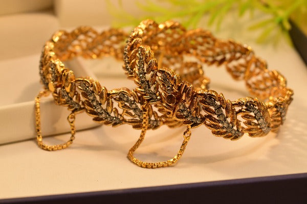 Elegant Design Crystal Stones Gold Plated Bangles Set for Girls/Women