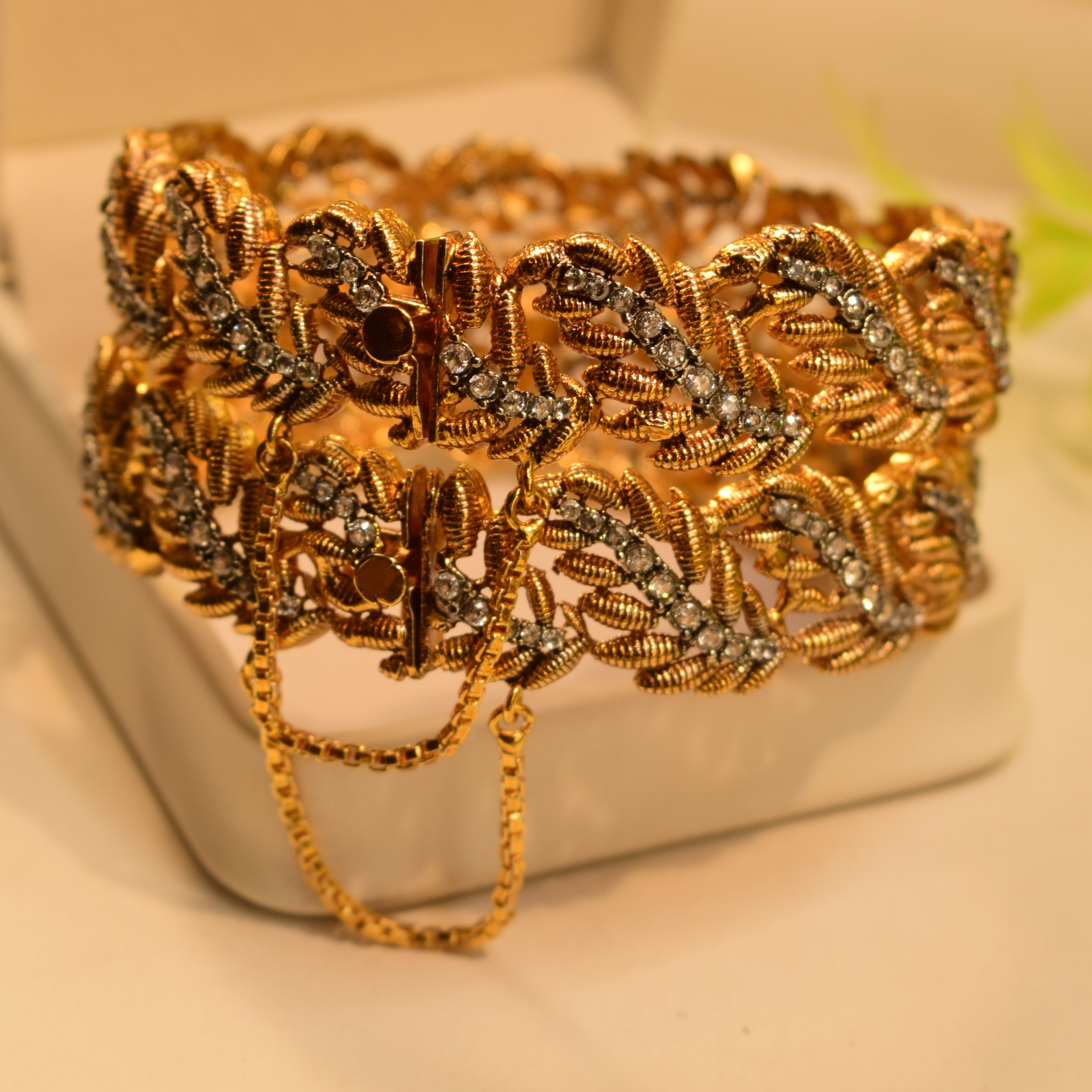 Elegant Design Crystal Stones Gold Plated Bangles Set for Girls/Women