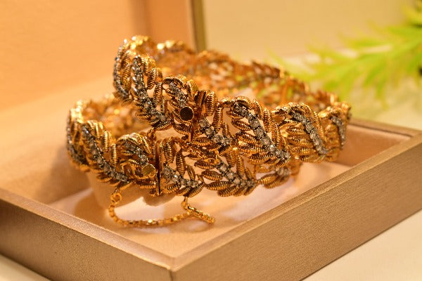 Elegant Design Crystal Stones Gold Plated Bangles Set for Girls/Women