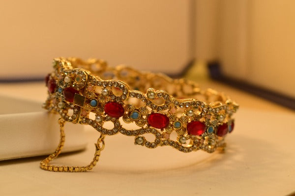 Stylish Design Real Stones Gold Plated Bangle for Girls/Women