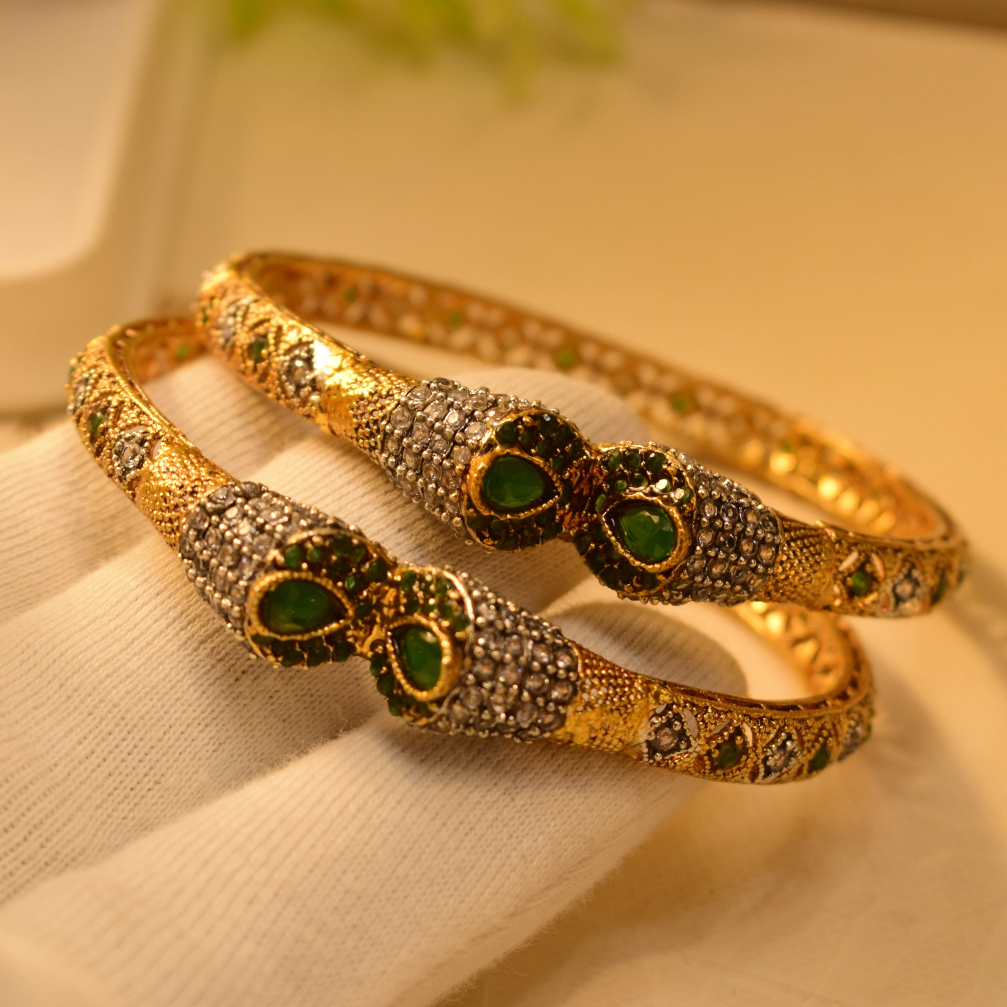 Elegant Design Gold Plated Bangles Set for Girls/Women