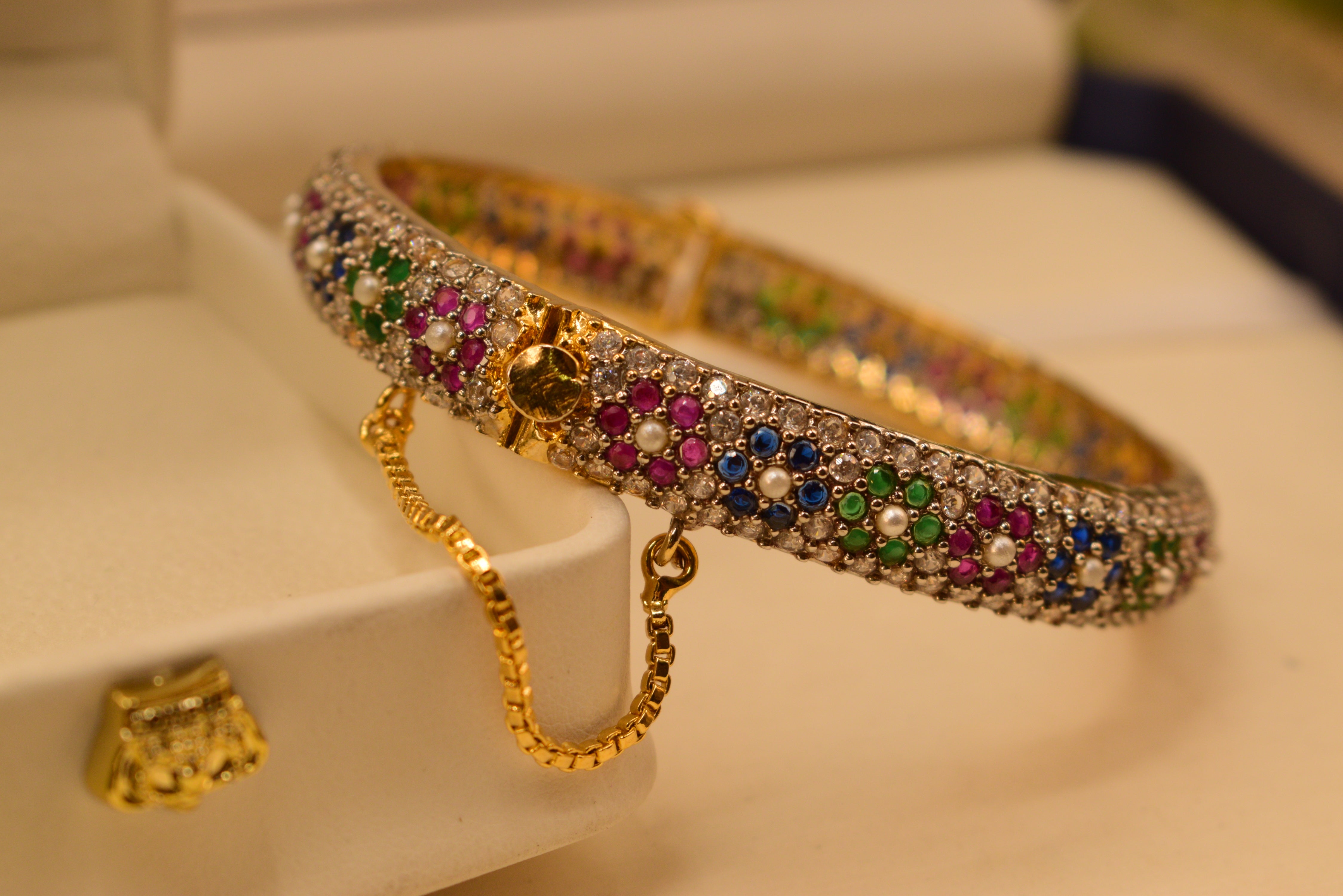 24K Gold Plated Beautiful Elegant Design Bangle for Girls/Women