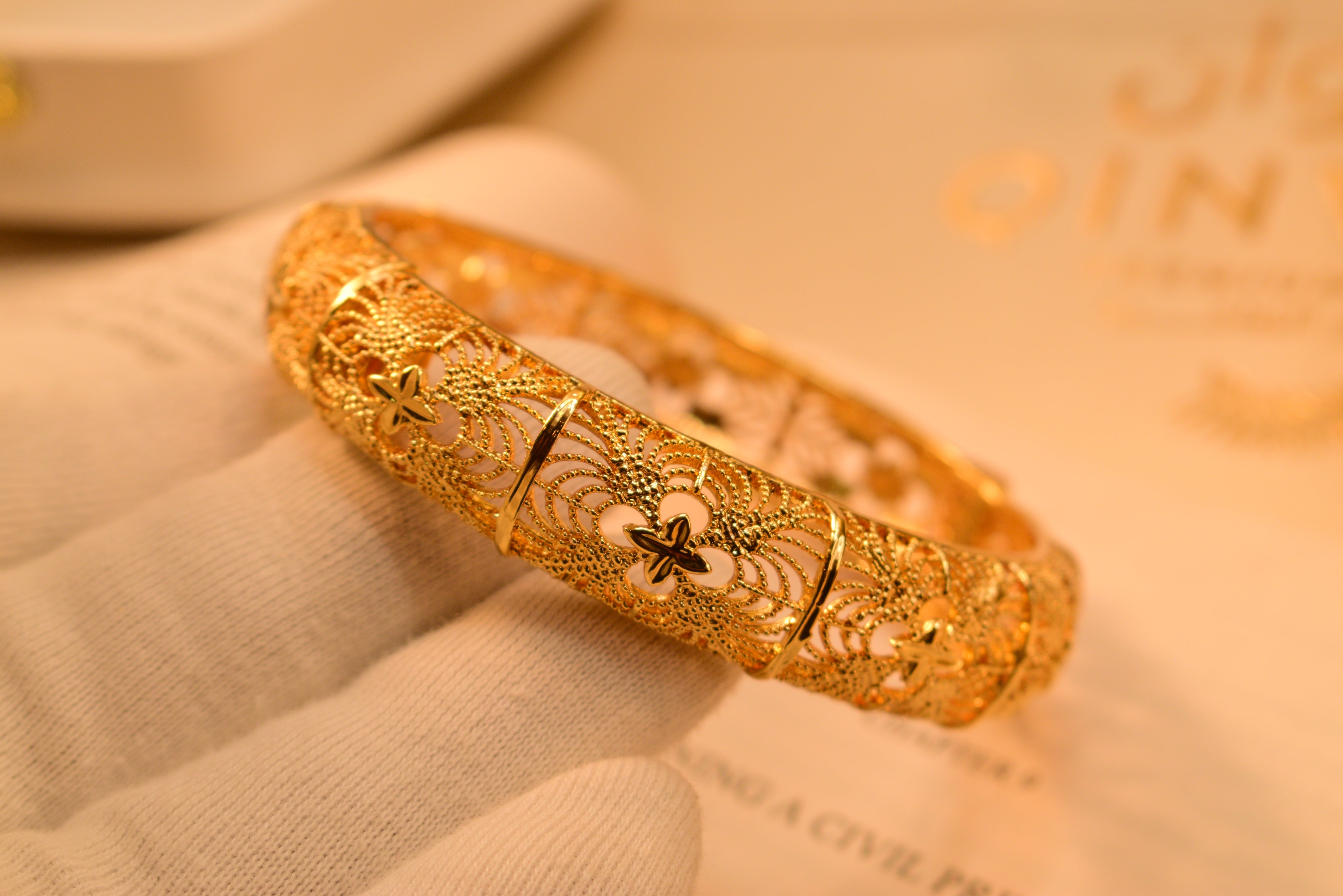 Glamorous Design 24K Gold Plated Bangle for Girls/Women