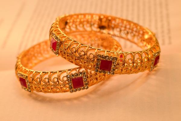 Luminous Elegant Design Gold Plated 2pc Bangles Set for Girls/Women