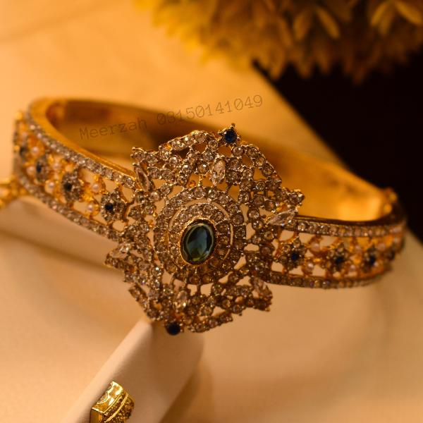 Stylish Beautiful Design Crystal Stones Gold Plated Bangle for Girls/Women