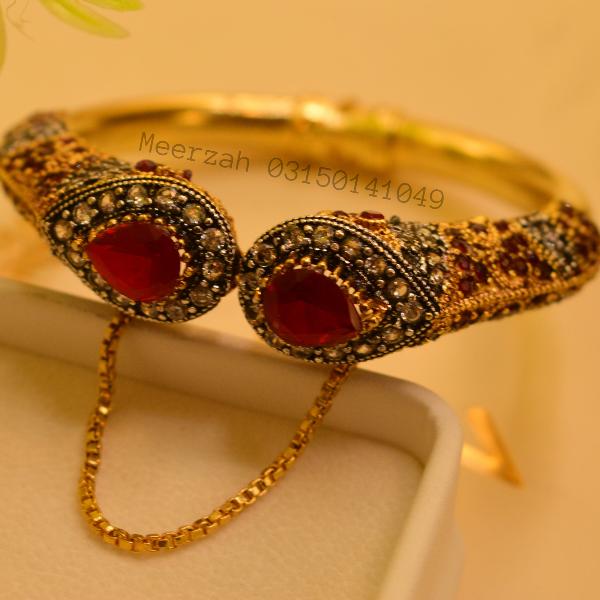 Gorgeous Unique Design Real Stones Gold Plated Bangle for Girls/Women