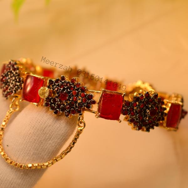 Elegant Unique Design Real Stones Bangle for Girls/Women