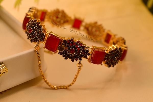 Elegant Unique Design Real Stones Bangle for Girls/Women