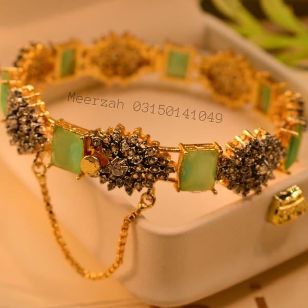 Elegant Unique Design Real Stones Bangle for Girls/Women
