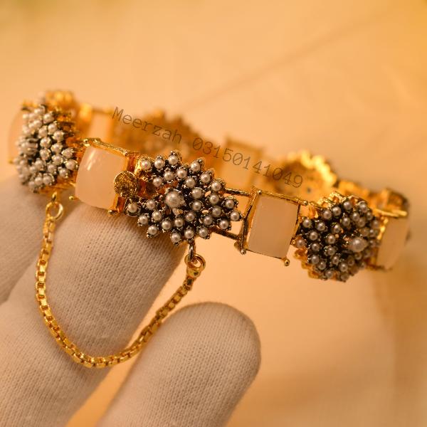 Elegant Unique Design Real Stones Bangle for Girls/Women