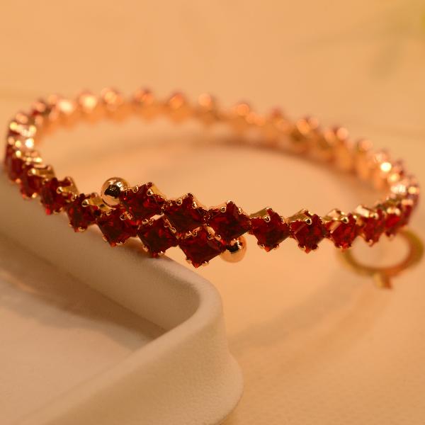 Glamorous Fancy Crystal Stones Gold Plated Bangle for Girls/Women