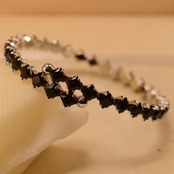 Beautiful Stylish Crystal Stones Silver Bangle for Girls/Women