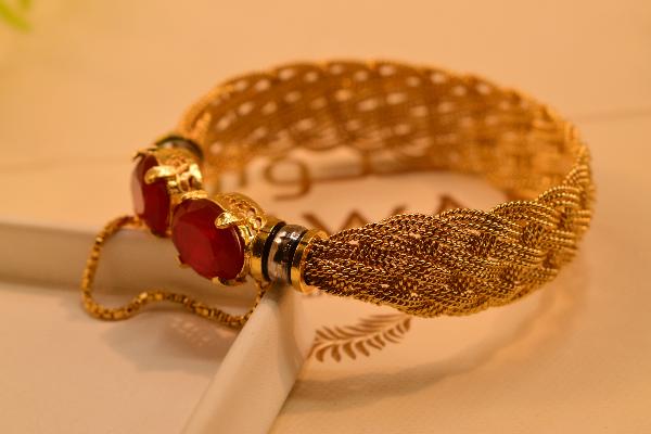 Stylish Unique Design Real Stones Gold Plated Bangle for Girls/Women