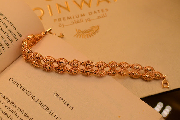 Stylish Design Gold Plated Bracelet for Girls/Women
