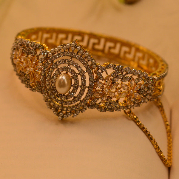 Beautiful Design Gold Plated Crystal Stones Bangle for Girls/Women