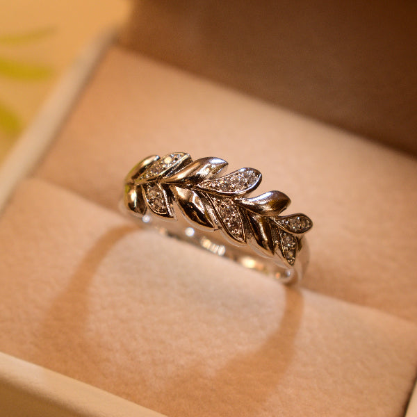 Fancy Unique Leaf Design Crystal Stones Ring For Girls/Women