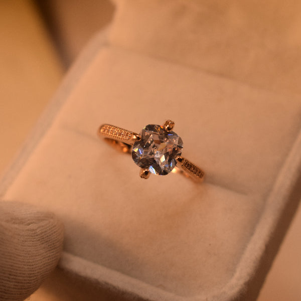 Sparkling Unique Design Gold Plated Crystal Stones Ring For Girls/Women