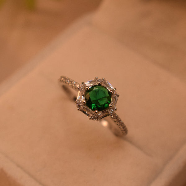 Sparkling Unique Design Silver Plated Crystal Stones Ring For Girls/Women