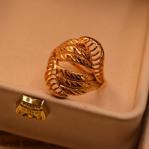 Charming Unique Design Gold Plated Ring For Girls/Women