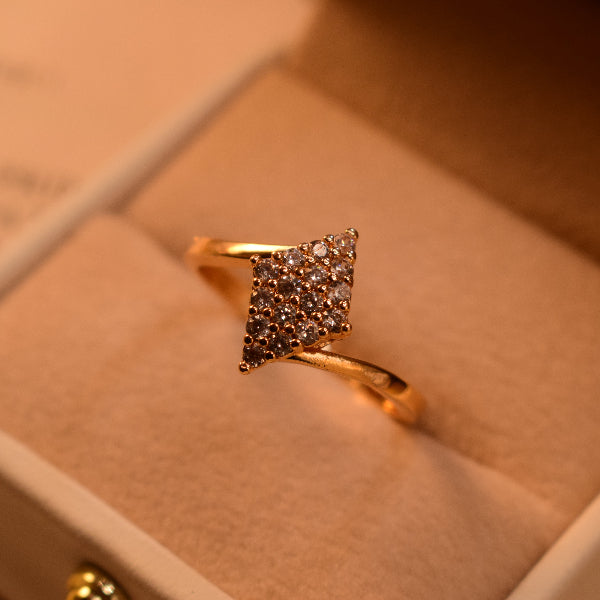 Luxury Unique Design Gold Plated Crystal Stones Ring For Girls/Women