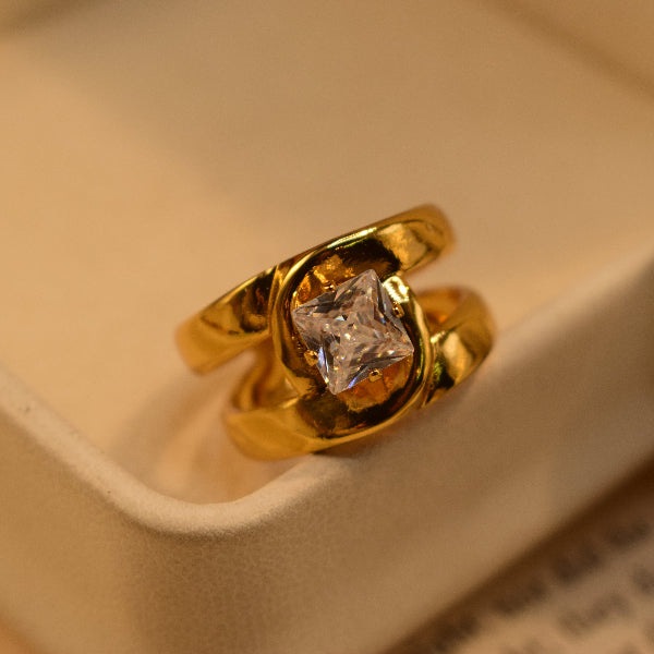 Stylish Unique Design Gold Plated Crystal Stone Ring For Girls/Women