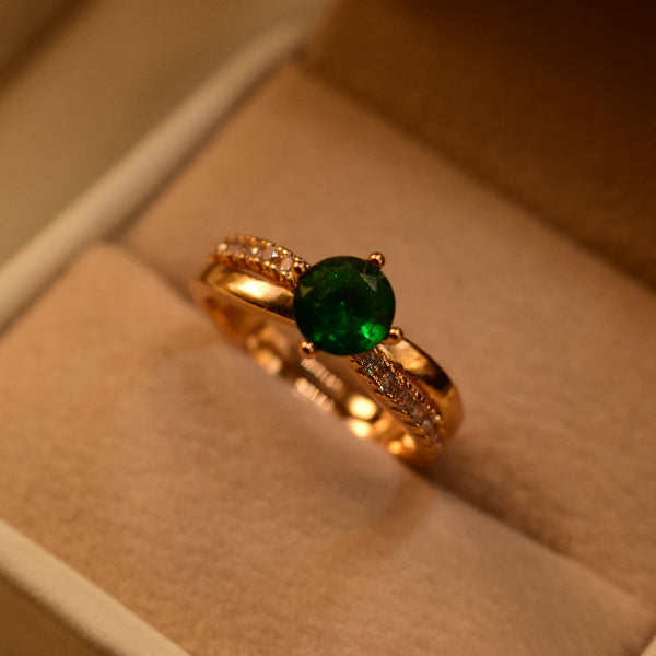 Beautiful Design Gold Plated Crystal Stones Ring For Girls/Women