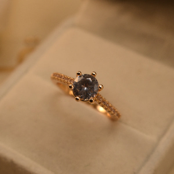 Stylish Unique Design Gold Plated Crystal Stones Ring For Girls/Women