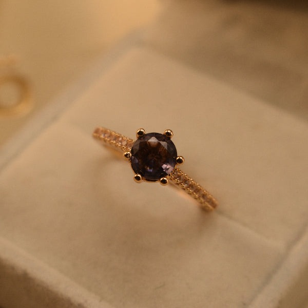 Stylish Unique Design Gold Plated Crystal Stones Ring For Girls/Women