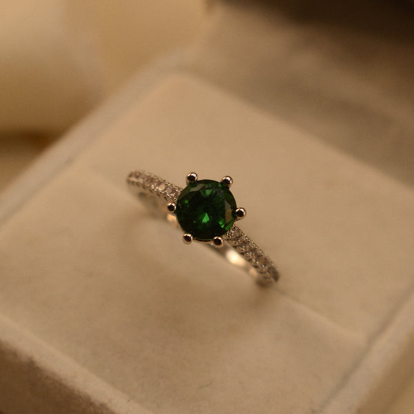 Gorgeous Unique Design Silver Plated Crystal Stones Ring For Girls/Women